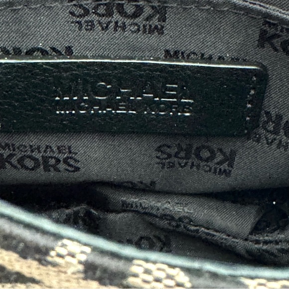 MICHAEL KORS PURSE EUC - Picture 3 of 4